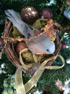 Nesting bird ornament 